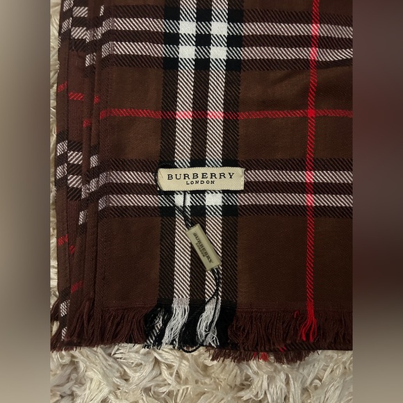 Burberry London Brown Tartan Check Print Scarf - Picture 2 of 8
